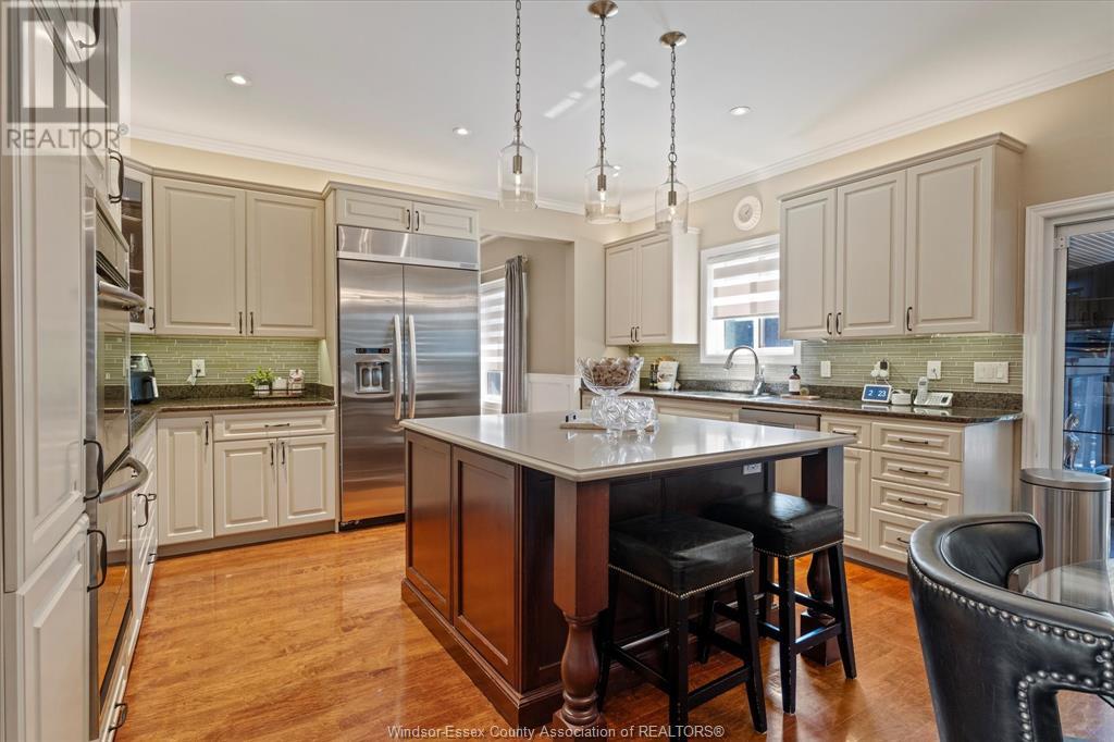 Property at 223 LAURENDALE DRIVE image 4