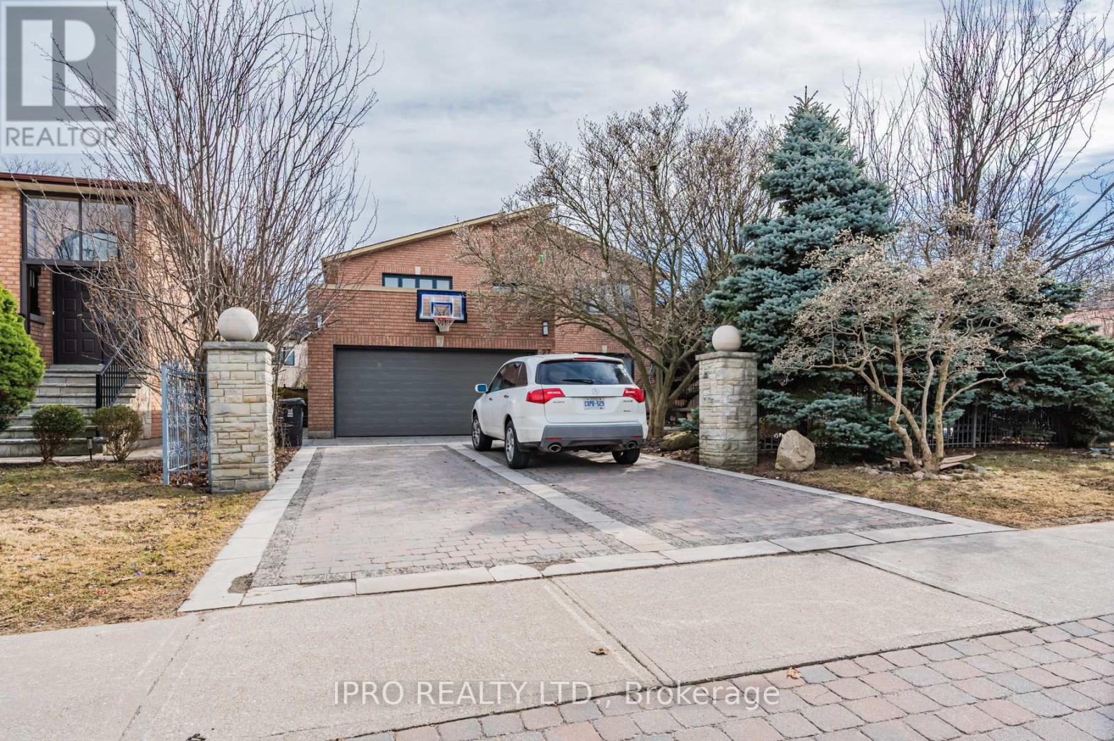 2 - 27 Danby Avenue, Toronto, Ontario  M3H 2J2 - Photo 1 - C12051108