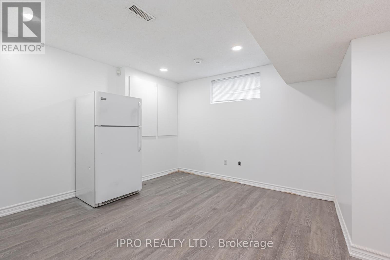 2 - 27 Danby Avenue, Toronto, Ontario  M3H 2J2 - Photo 4 - C12051108