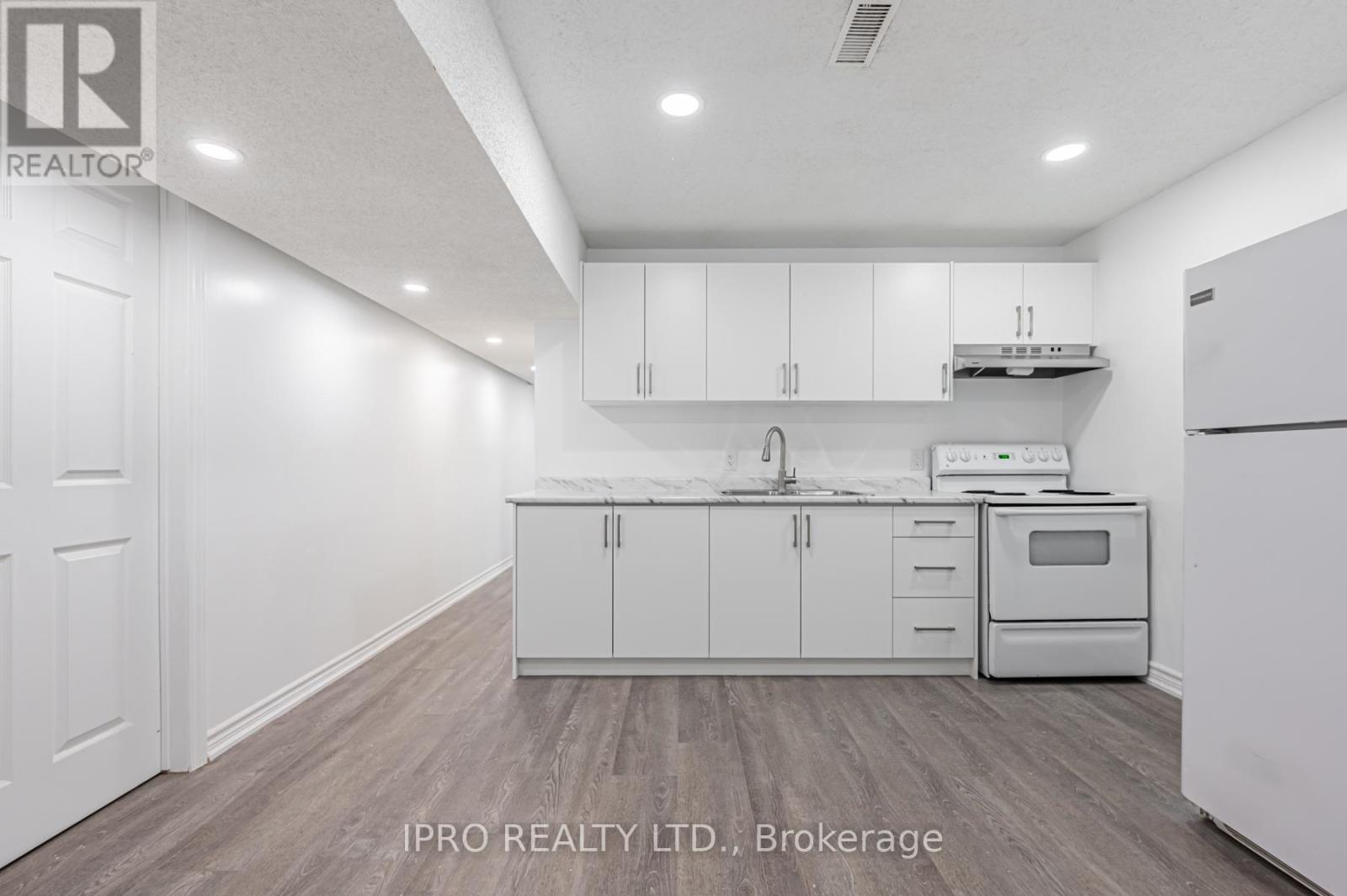 2 - 27 Danby Avenue, Toronto, Ontario  M3H 2J2 - Photo 5 - C12051108