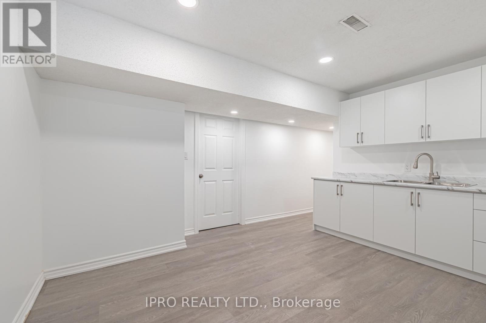 2 - 27 Danby Avenue, Toronto, Ontario  M3H 2J2 - Photo 6 - C12051108