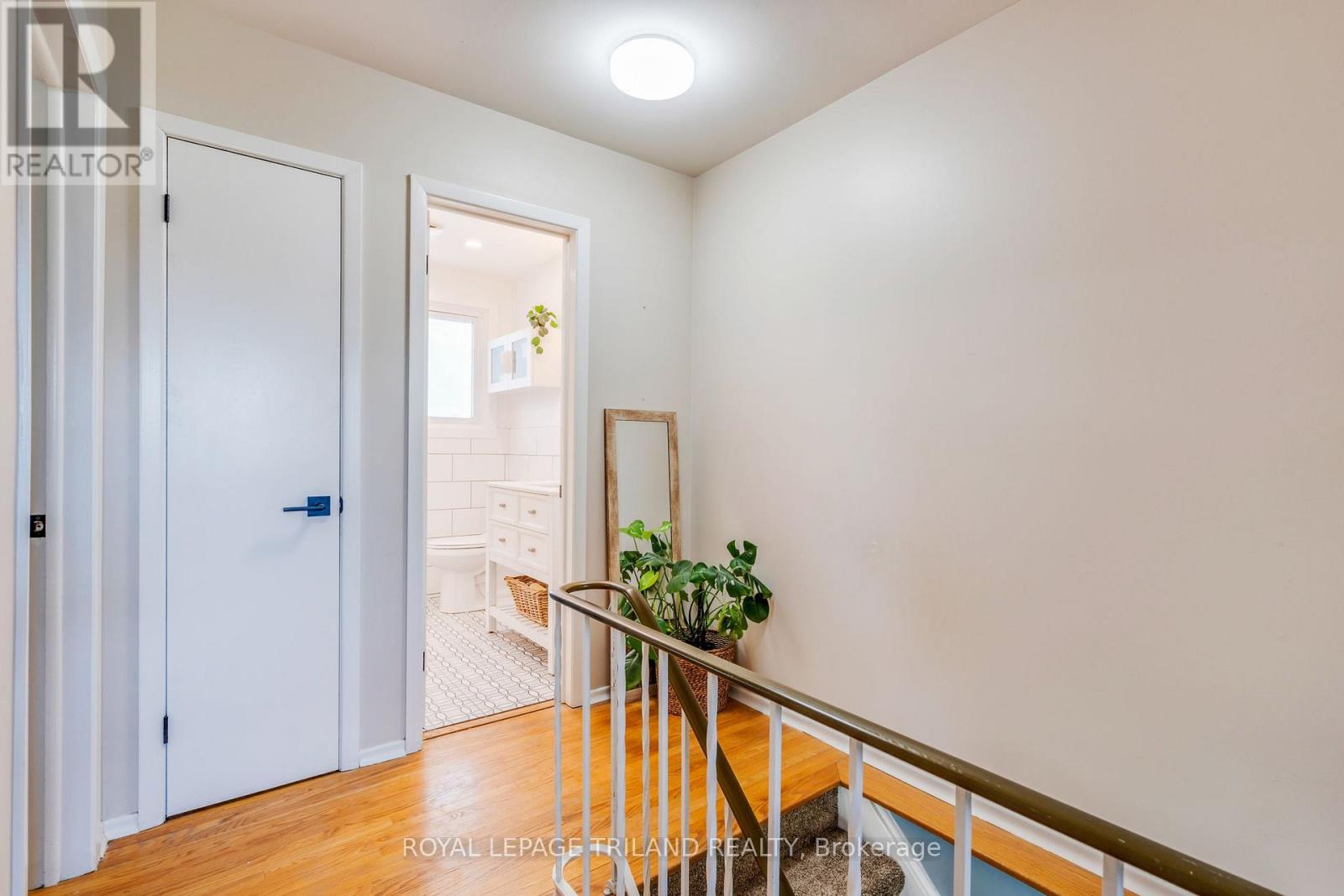 Photo 17 of 40 for 87 Killarney Place