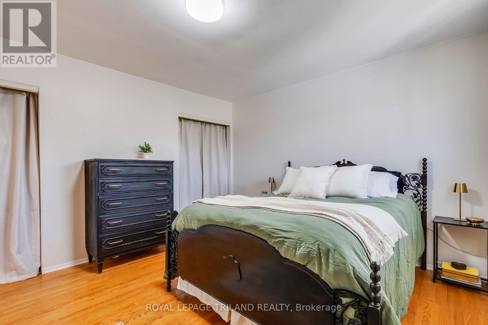 Photo 19 of 40 for 87 Killarney Place