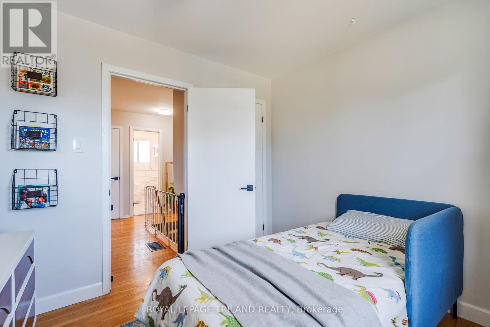 Photo 23 of 40 for 87 Killarney Place
