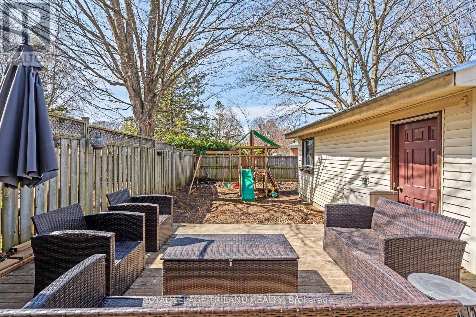 Photo 33 of 40 for 87 Killarney Place