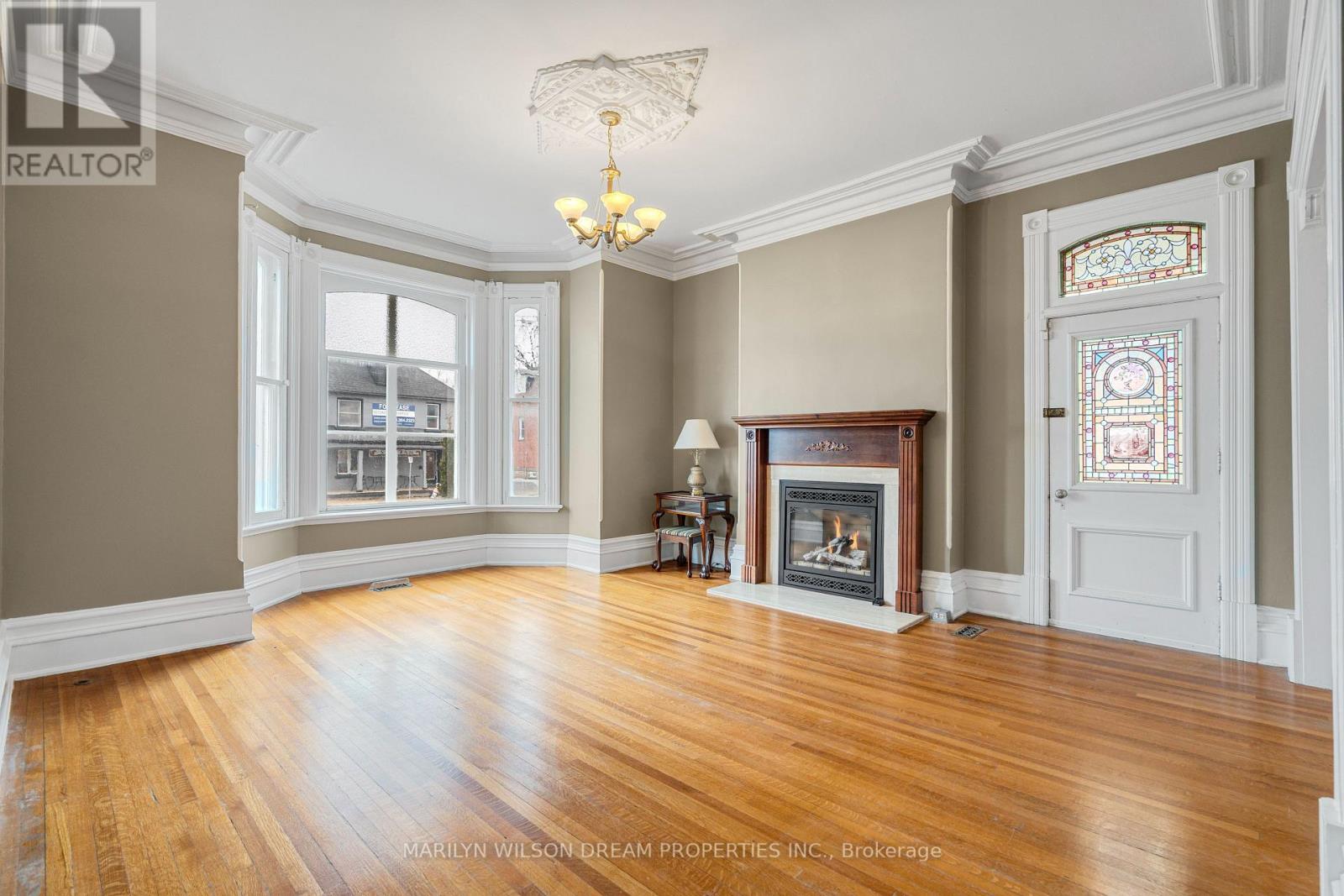 24 Lake Avenue W, Carleton Place, Ontario  K7C 1L4 - Photo 9 - X12057412