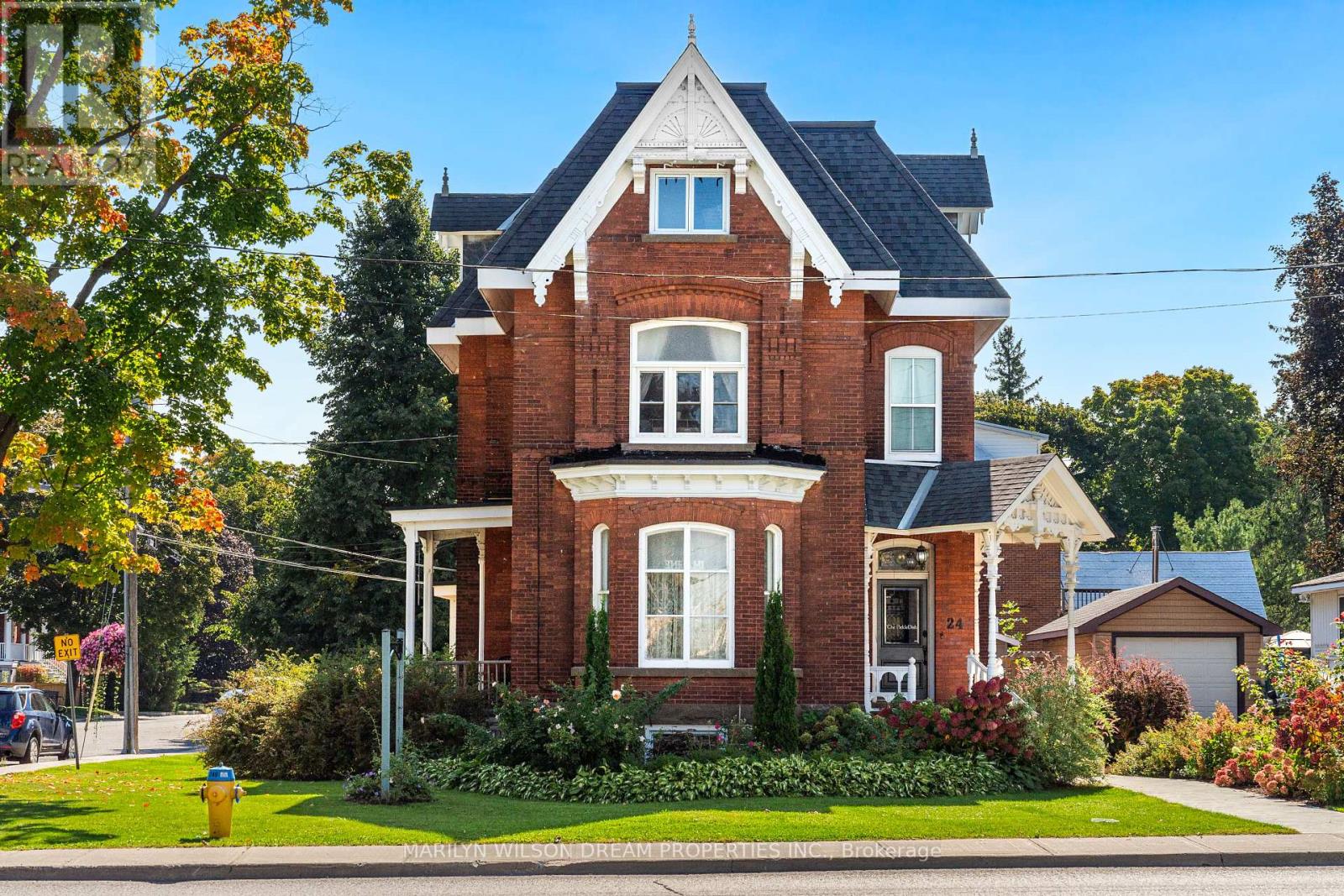 24 Lake Avenue W, Carleton Place, Ontario  K7C 1L4 - Photo 2 - X12057419