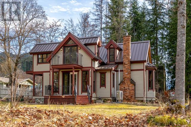 Property at 305 Bellevue Street image 2
