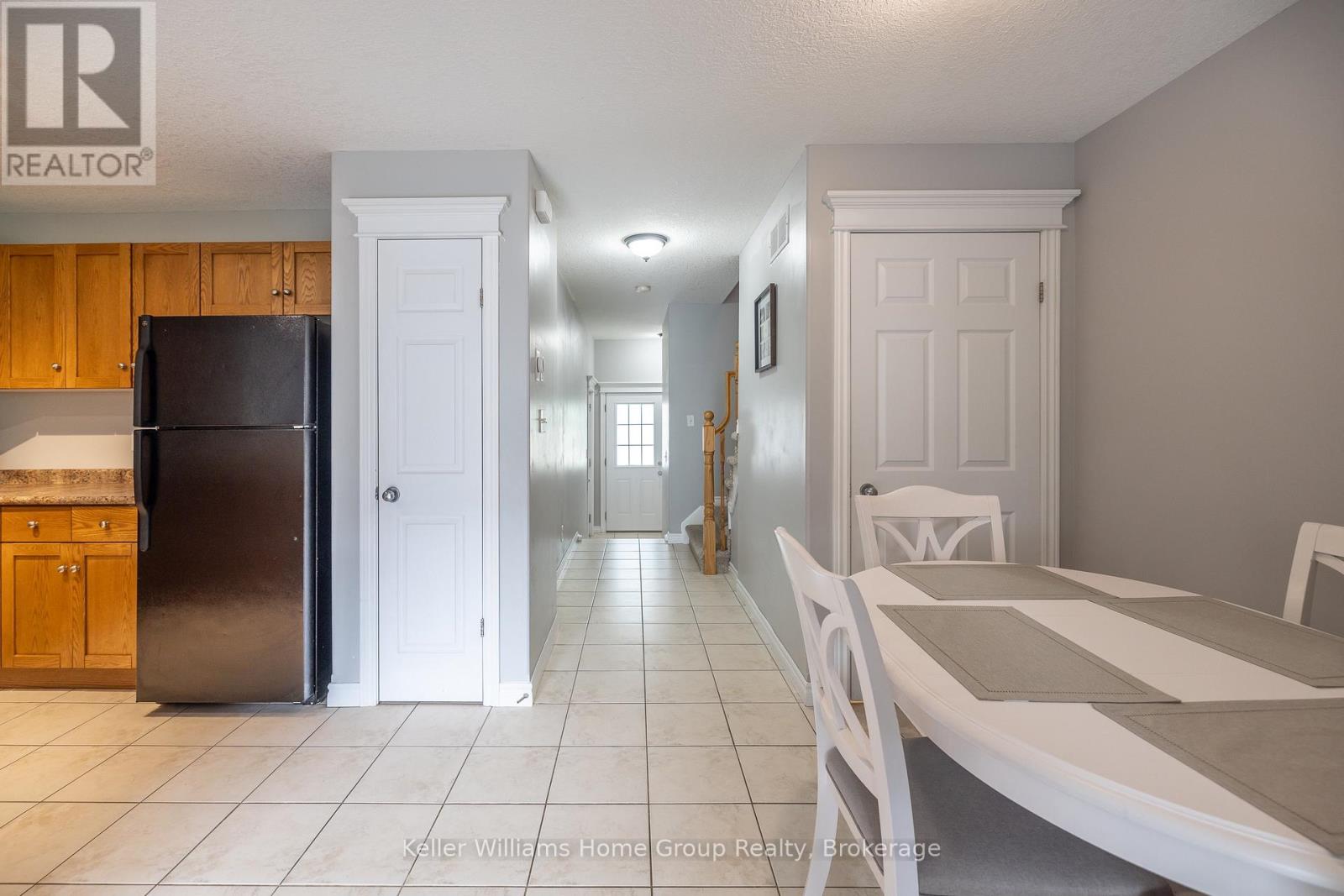 49 Washburn Drive, Guelph, Ontario  N1E 0B2 - Photo 8 - X12057414
