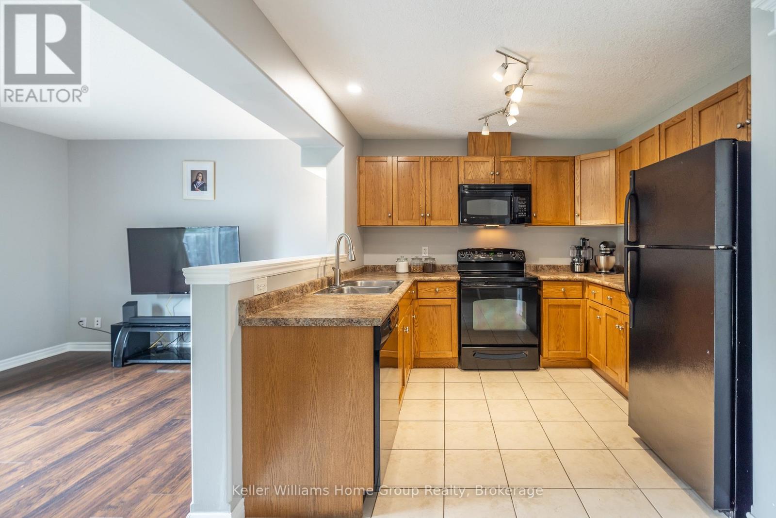 49 Washburn Drive, Guelph, Ontario  N1E 0B2 - Photo 9 - X12057414