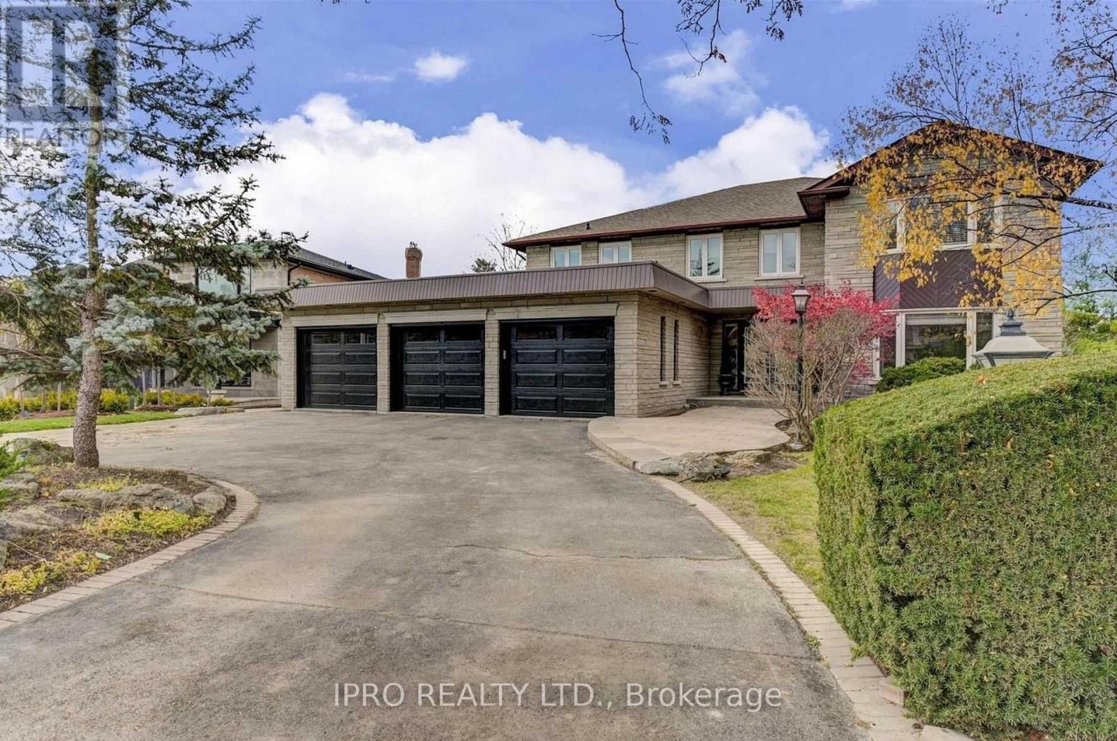 150 Firglen Ridge, Vaughan, Ontario  L4L 1N4 - Photo 1 - N12057399