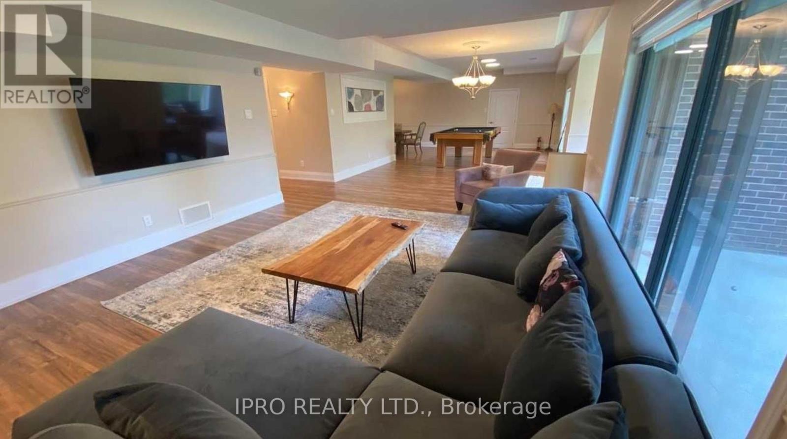 150 Firglen Ridge, Vaughan, Ontario  L4L 1N4 - Photo 9 - N12057399