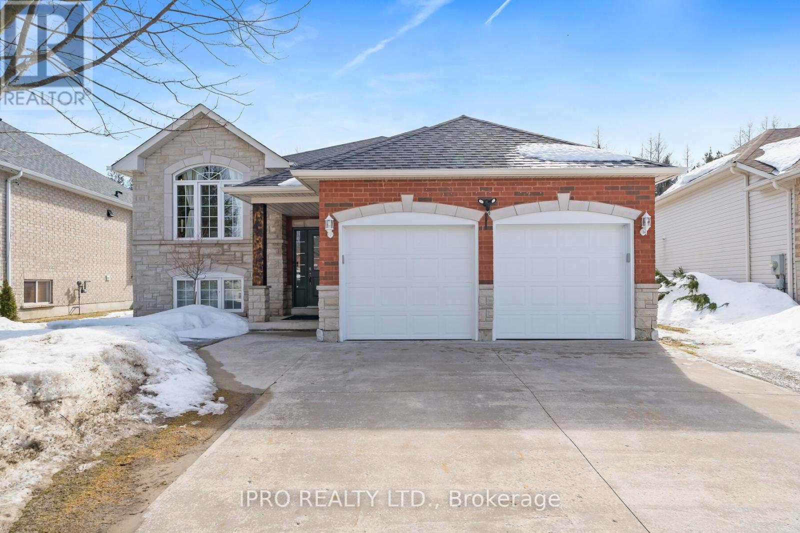 Property at 9 MEADOWOOD DRIVE image 1