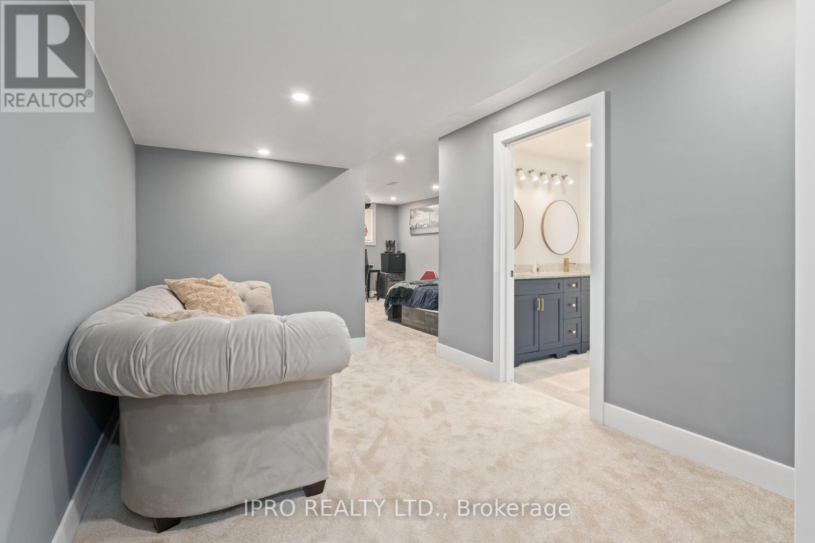9 Meadowood Drive, Wasaga Beach, Ontario  L9Z 3C2 - Photo 24 - S12057498