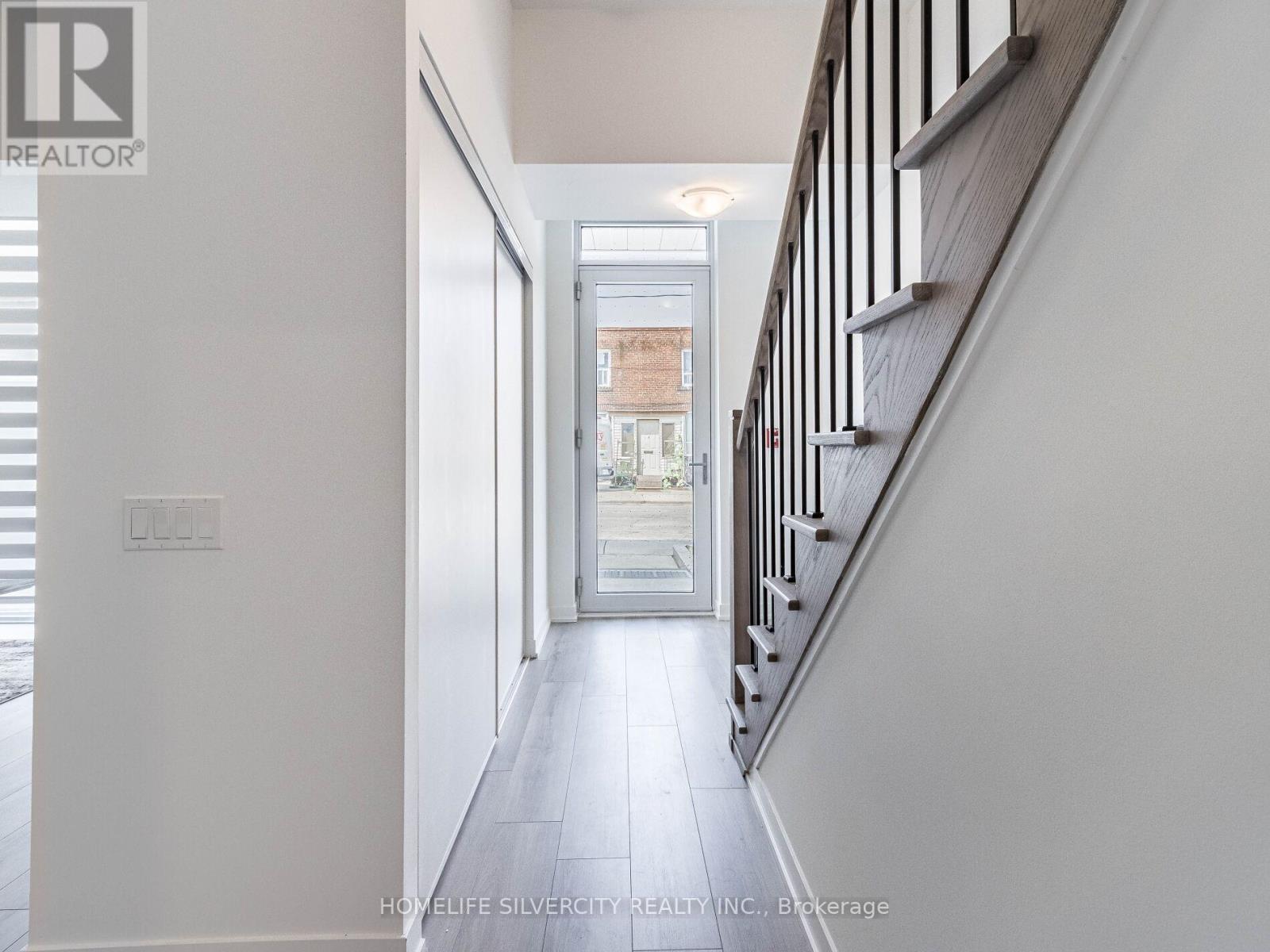 107 - 117 Ford Street S, Toronto, Ontario  M6N 3A2 - Photo 7 - W12057371