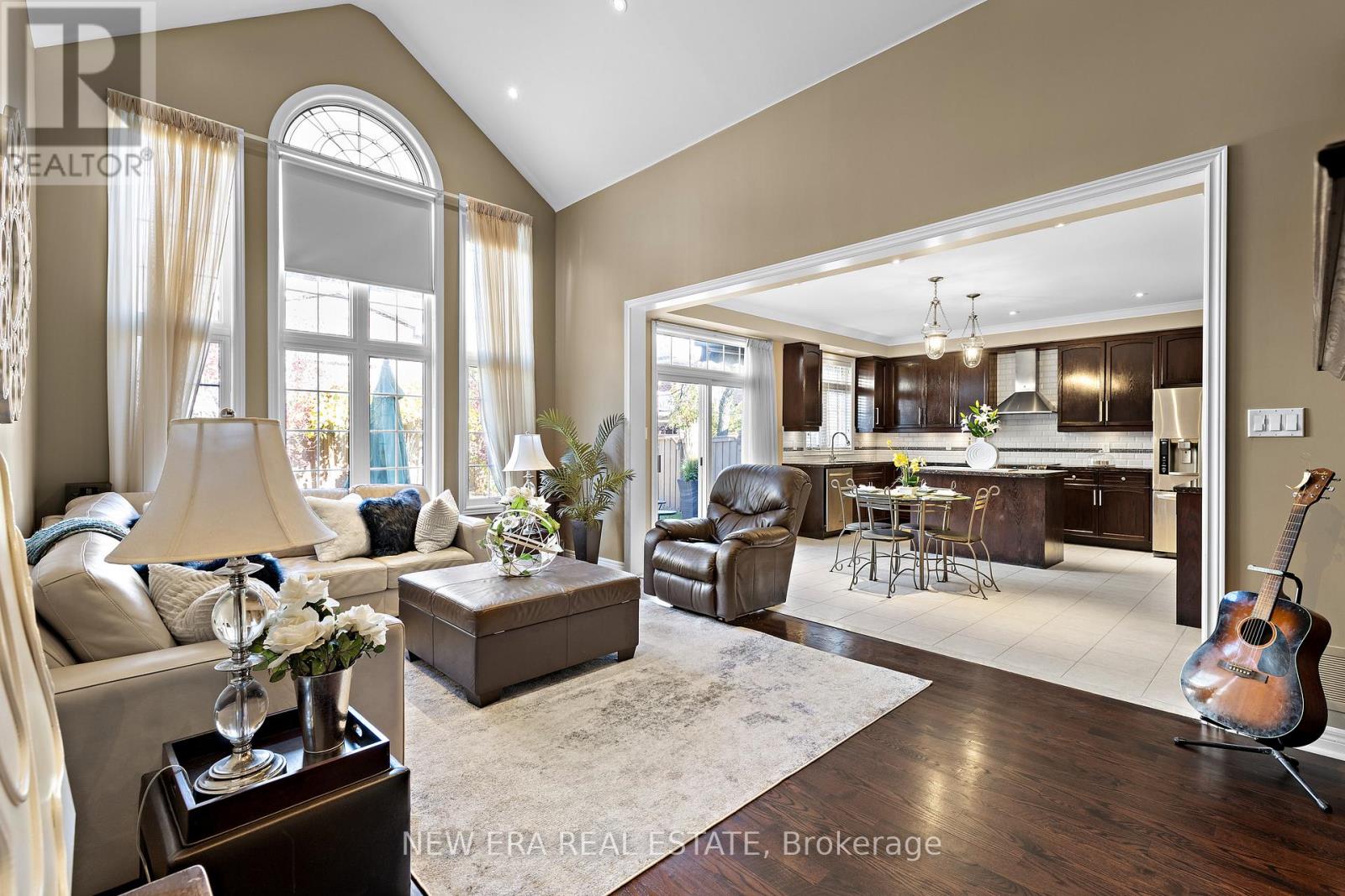 6751 Tattinger Avenue, Mississauga, Ontario  L5W 1P4 - Photo 11 - W12057375