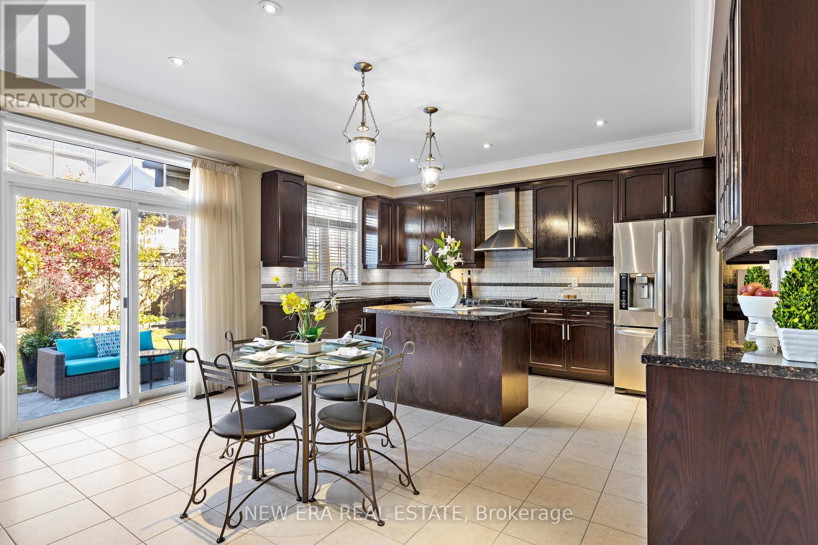 6751 Tattinger Avenue, Mississauga, Ontario  L5W 1P4 - Photo 13 - W12057375