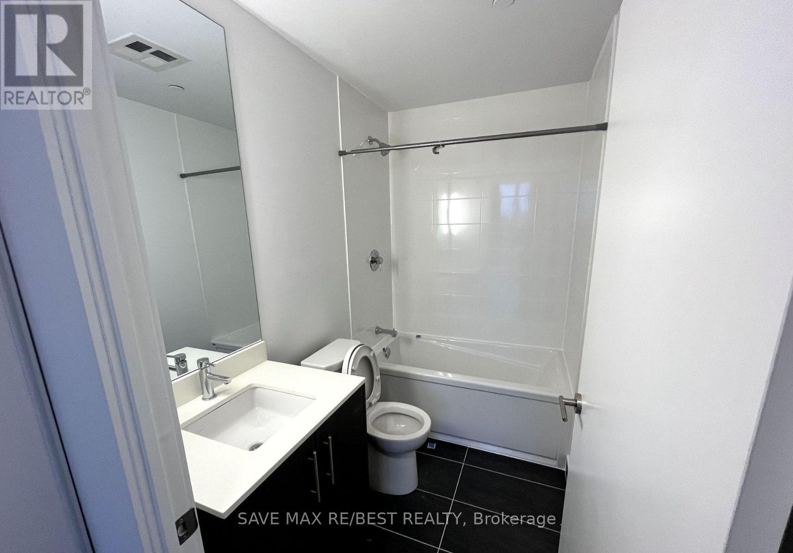 306 - 225 Veterans Drive, Brampton, Ontario  L7A 5L7 - Photo 5 - W12057385