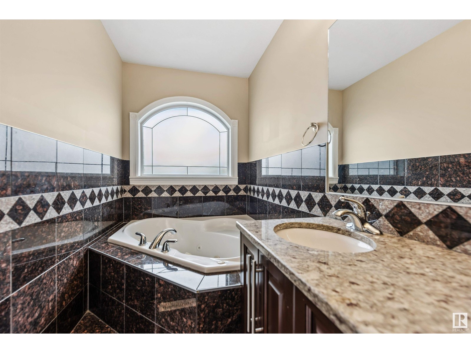 1527 67 St Sw, Edmonton, Alberta  T6X 0G8 - Photo 12 - E4428616