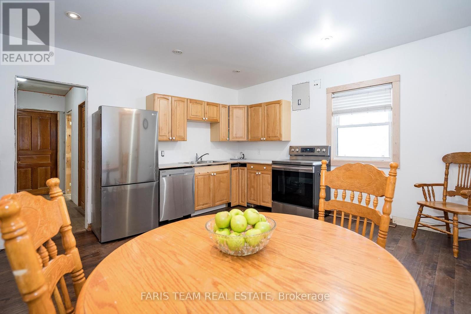Property at 61 ROBERT STREET W image 5