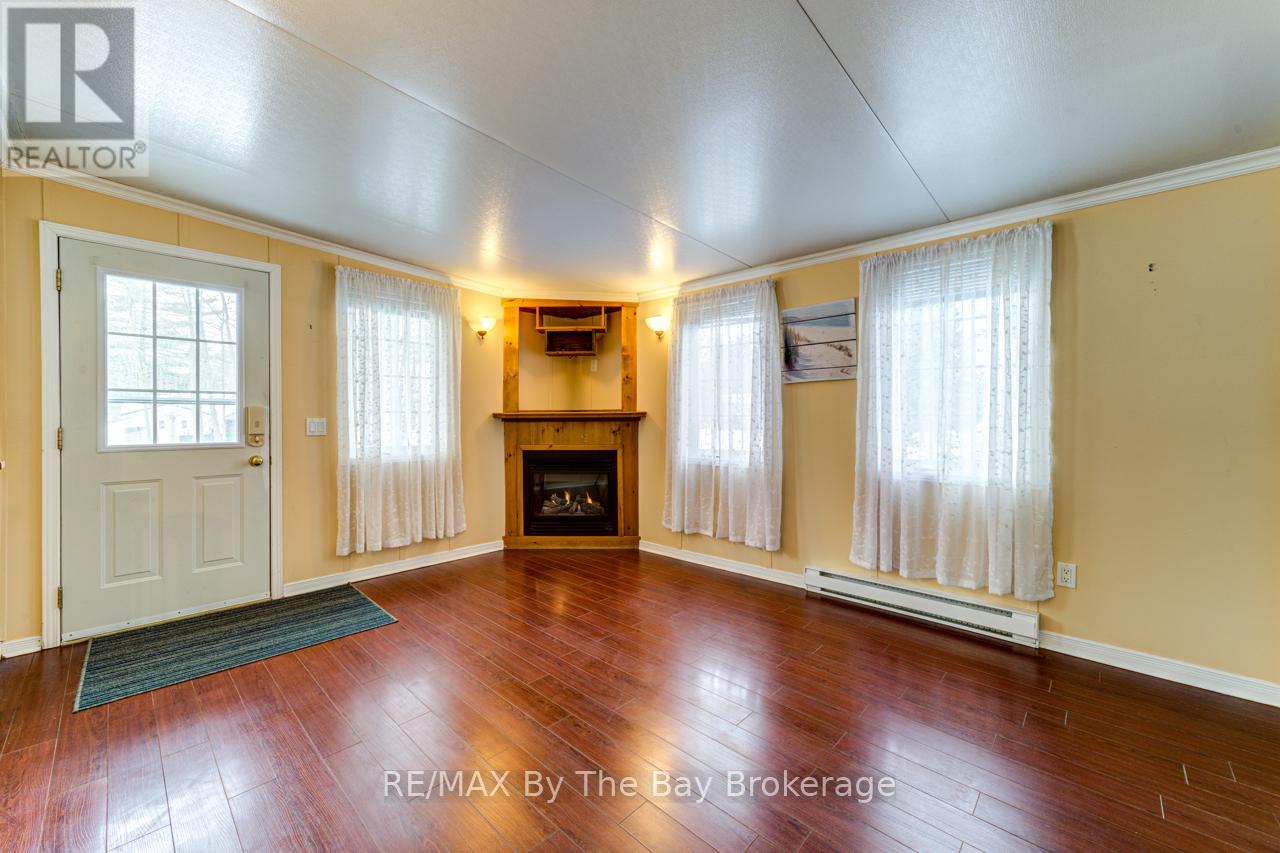 60 Topaz Street, Wasaga Beach, Ontario  L9Z 1X7 - Photo 10 - S11993082