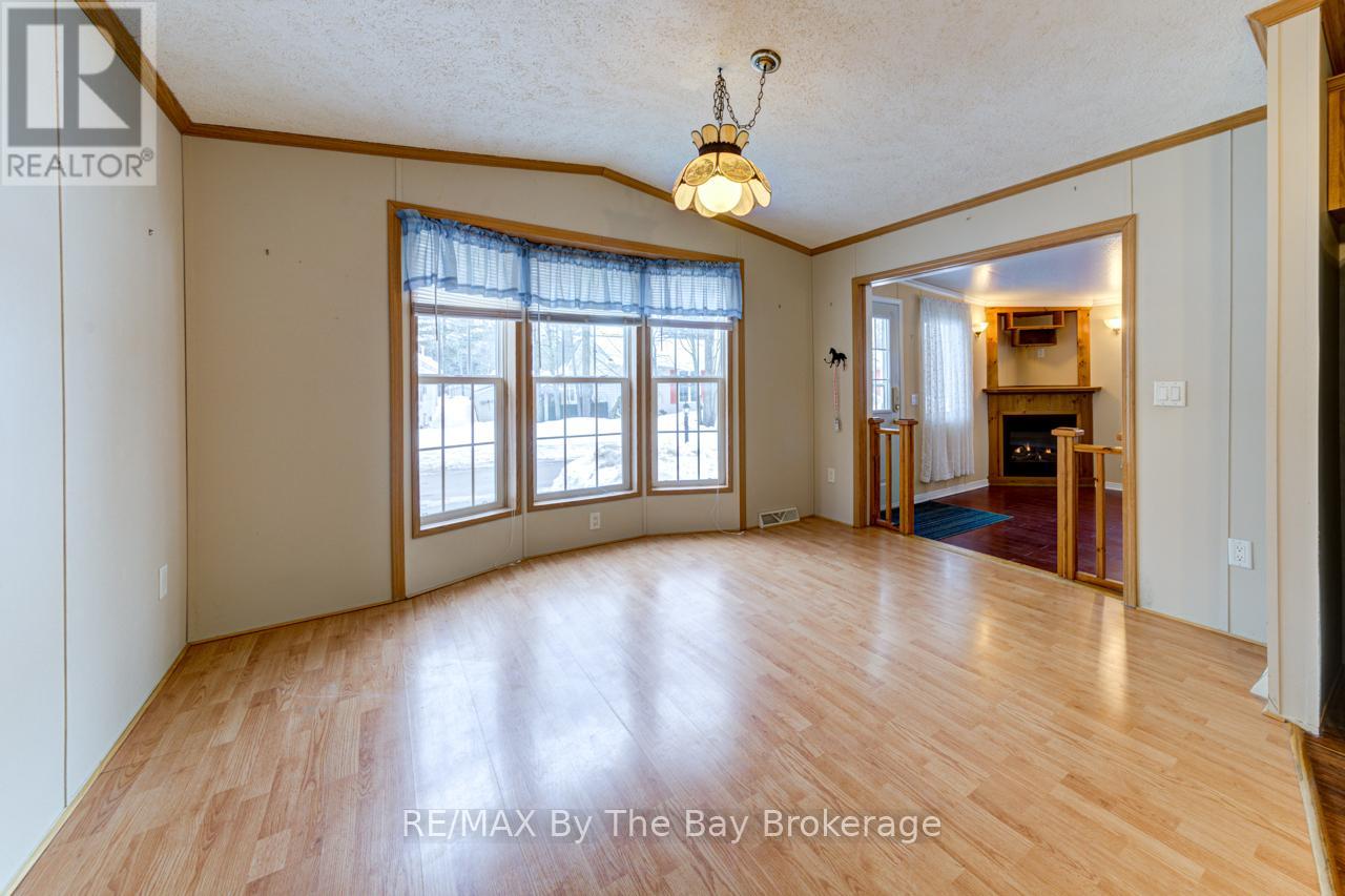 60 Topaz Street, Wasaga Beach, Ontario  L9Z 1X7 - Photo 18 - S11993082