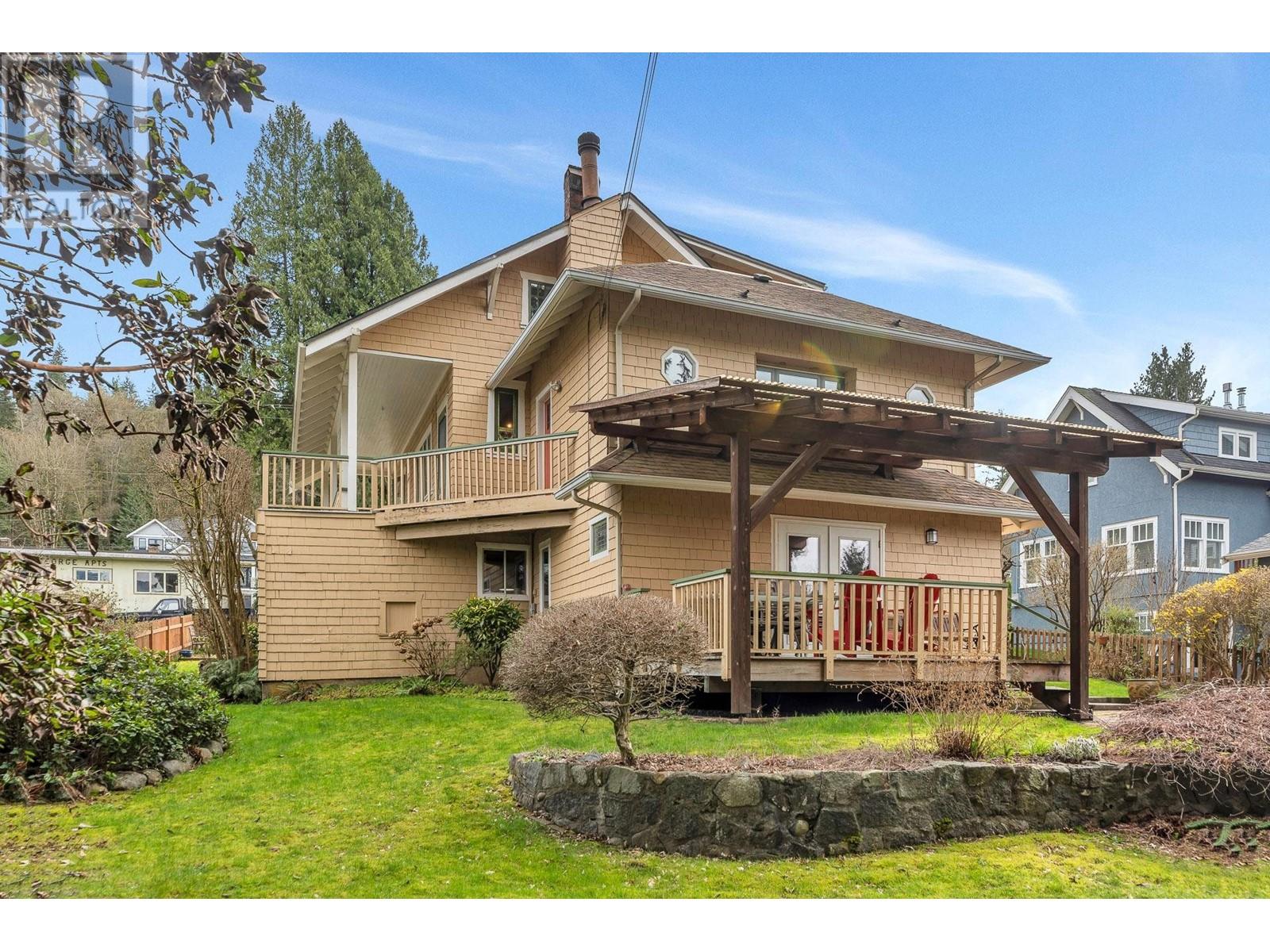 Property at 2214 ST GEORGE STREET image 4