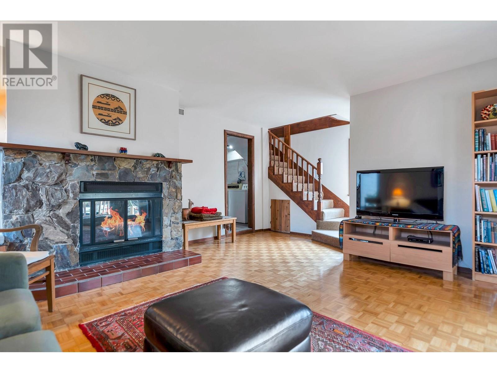 2214 St George Street, Port Moody, British Columbia  V3H 2G2 - Photo 34 - R2984696