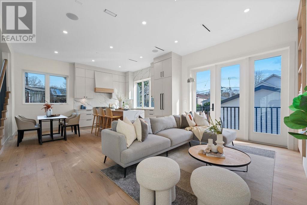 2562 E 15TH AVENUE, vancouver, British Columbia