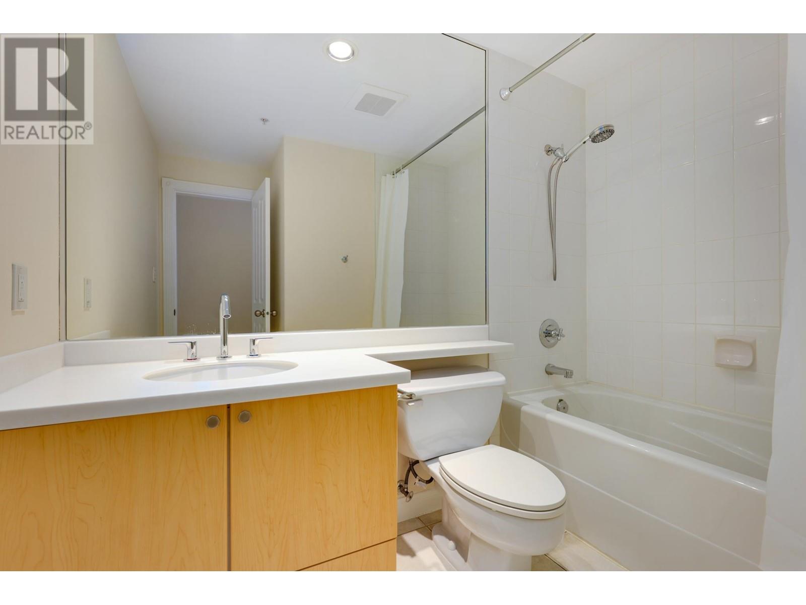 1504 160 E 13th Street, North Vancouver, British Columbia  V7L 2L5 - Photo 15 - R2985244