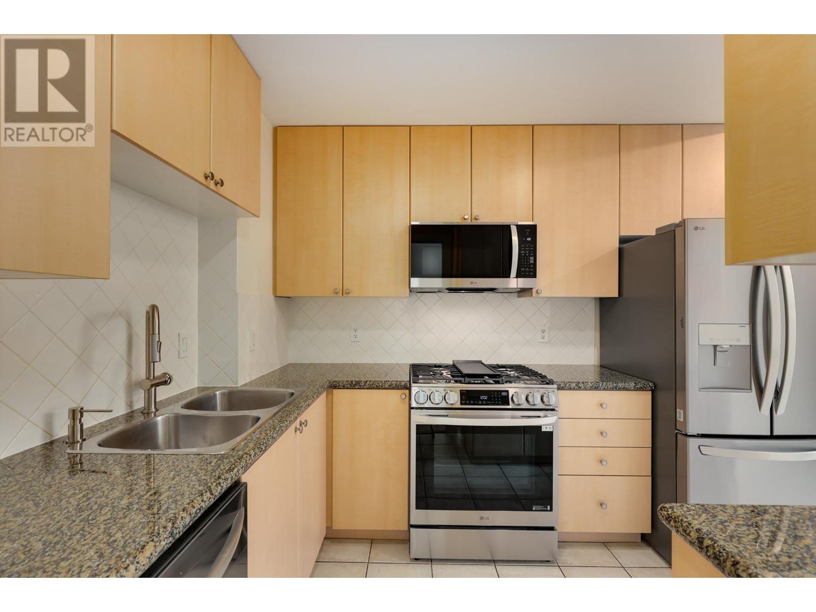 1504 160 E 13th Street, North Vancouver, British Columbia  V7L 2L5 - Photo 5 - R2985244