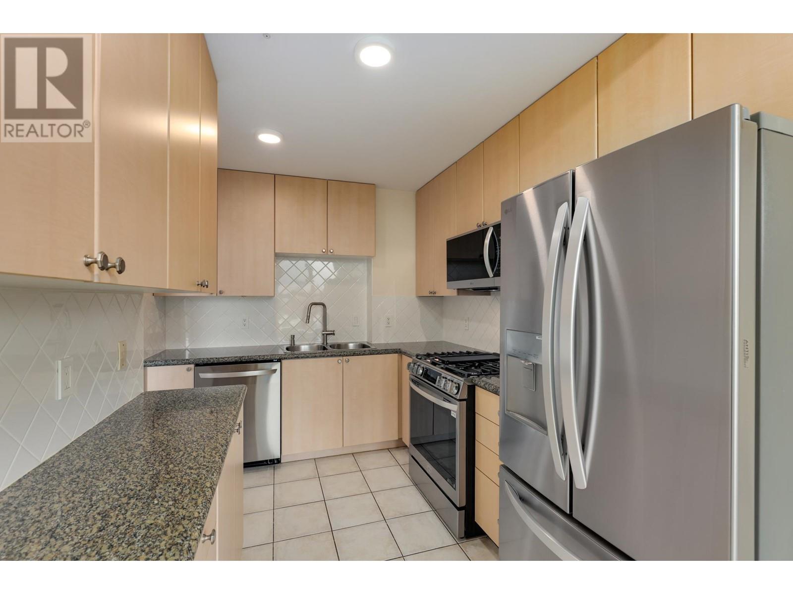 1504 160 E 13th Street, North Vancouver, British Columbia  V7L 2L5 - Photo 6 - R2985244
