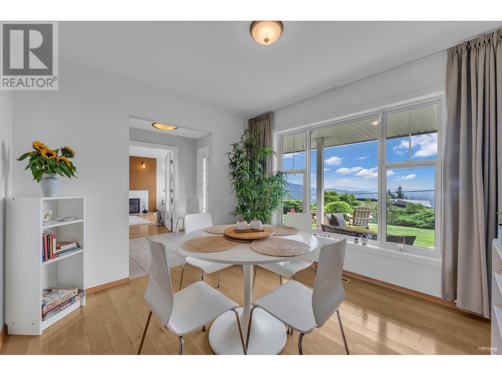 540 Craigmohr Drive, West Vancouver, British Columbia  V7S 1W6 - Photo 10 - R2985295