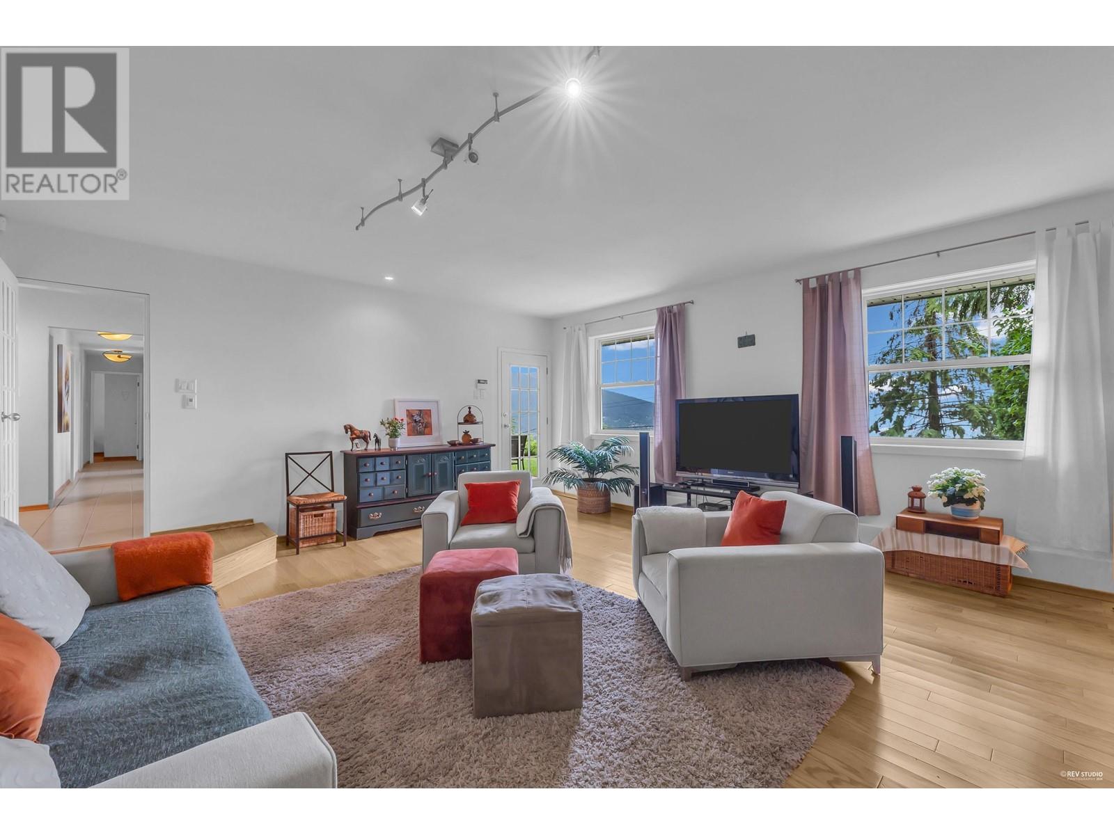 540 Craigmohr Drive, West Vancouver, British Columbia  V7S 1W6 - Photo 19 - R2985295