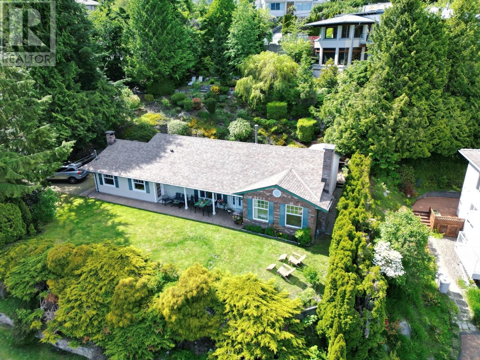 Property at 540 CRAIGMOHR DRIVE image 2