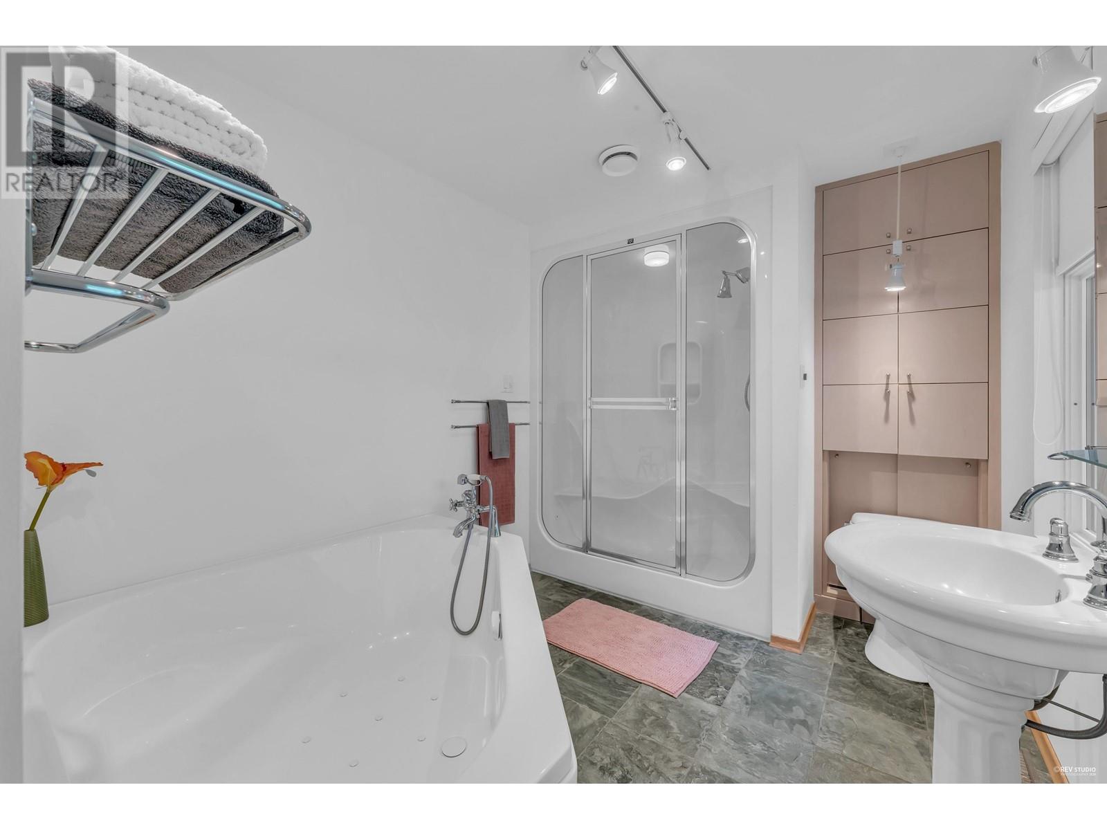 540 Craigmohr Drive, West Vancouver, British Columbia  V7S 1W6 - Photo 25 - R2985295