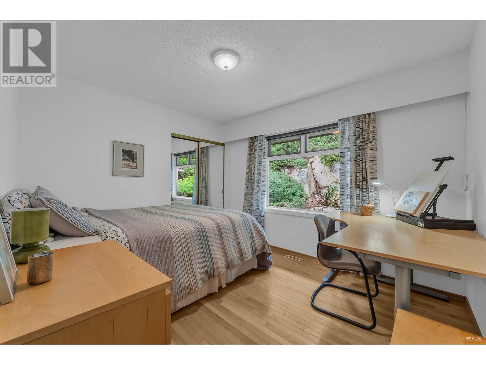 540 Craigmohr Drive, West Vancouver, British Columbia  V7S 1W6 - Photo 28 - R2985295