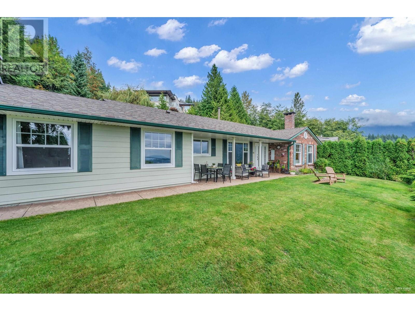 Property at 540 CRAIGMOHR DRIVE image 3