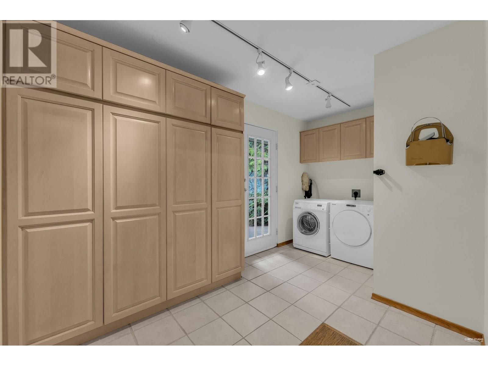 540 Craigmohr Drive, West Vancouver, British Columbia  V7S 1W6 - Photo 30 - R2985295