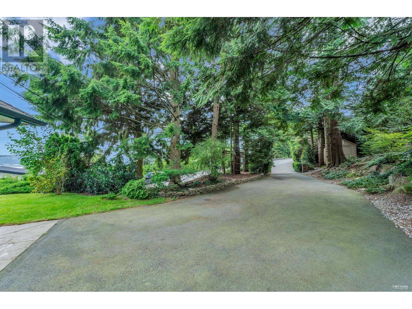 540 Craigmohr Drive, West Vancouver, British Columbia  V7S 1W6 - Photo 33 - R2985295