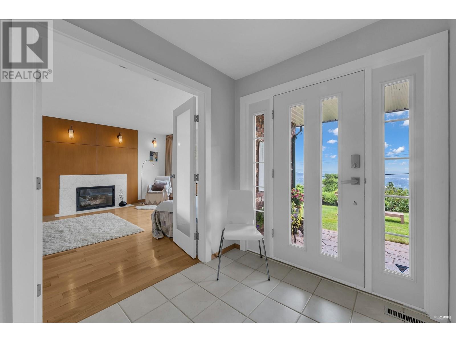 540 Craigmohr Drive, West Vancouver, British Columbia  V7S 1W6 - Photo 6 - R2985295