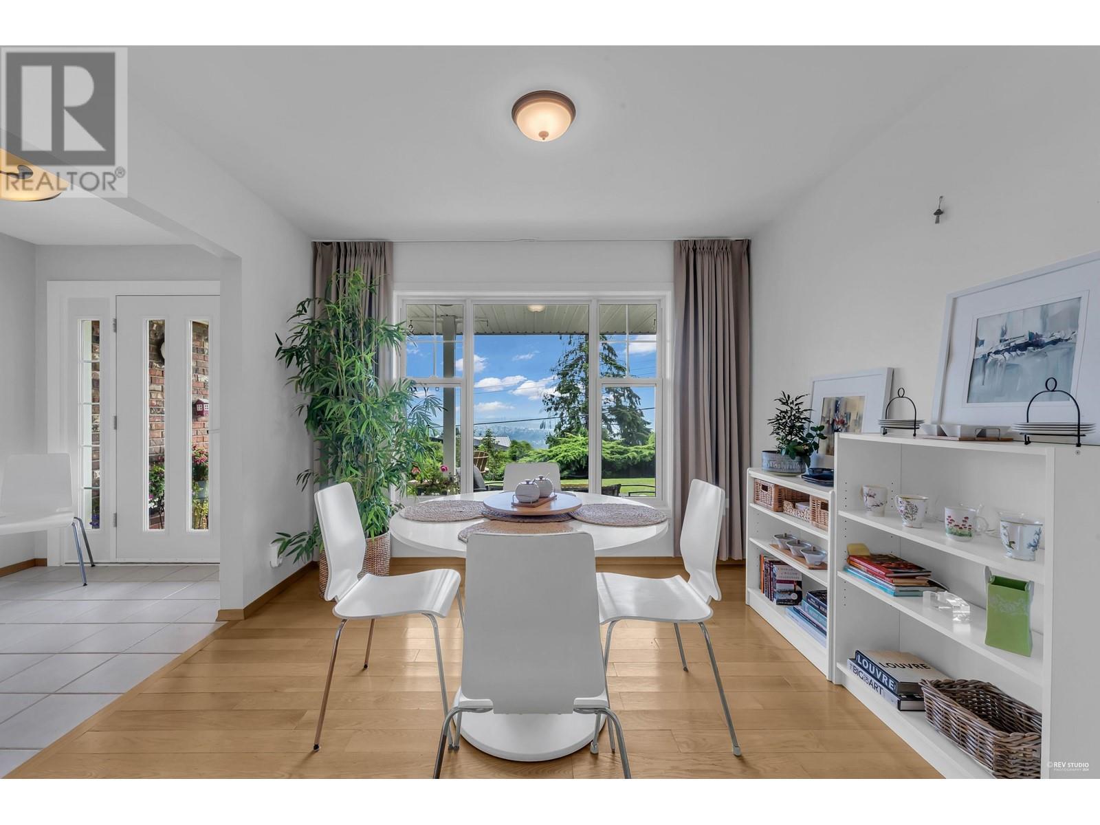 540 Craigmohr Drive, West Vancouver, British Columbia  V7S 1W6 - Photo 9 - R2985295