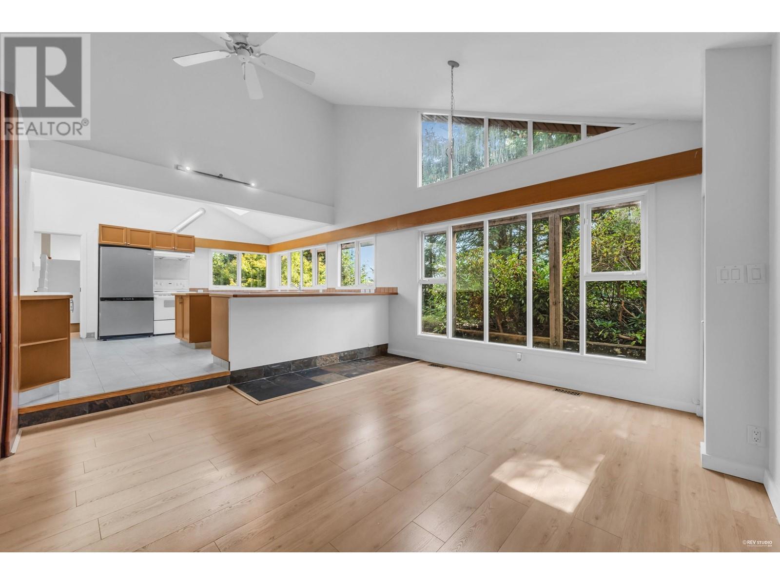 568 St. Andrews Place, West Vancouver, British Columbia  V7S 1V8 - Photo 13 - R2985304