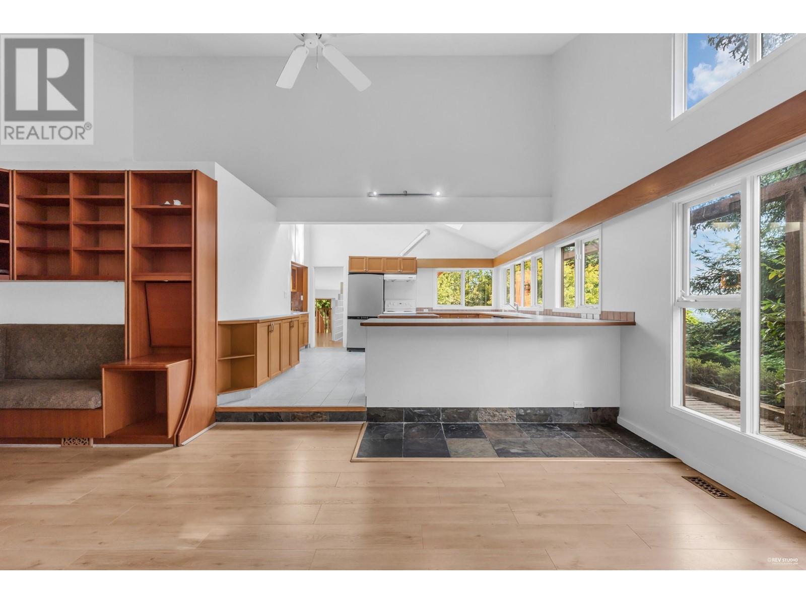 568 St. Andrews Place, West Vancouver, British Columbia  V7S 1V8 - Photo 14 - R2985304