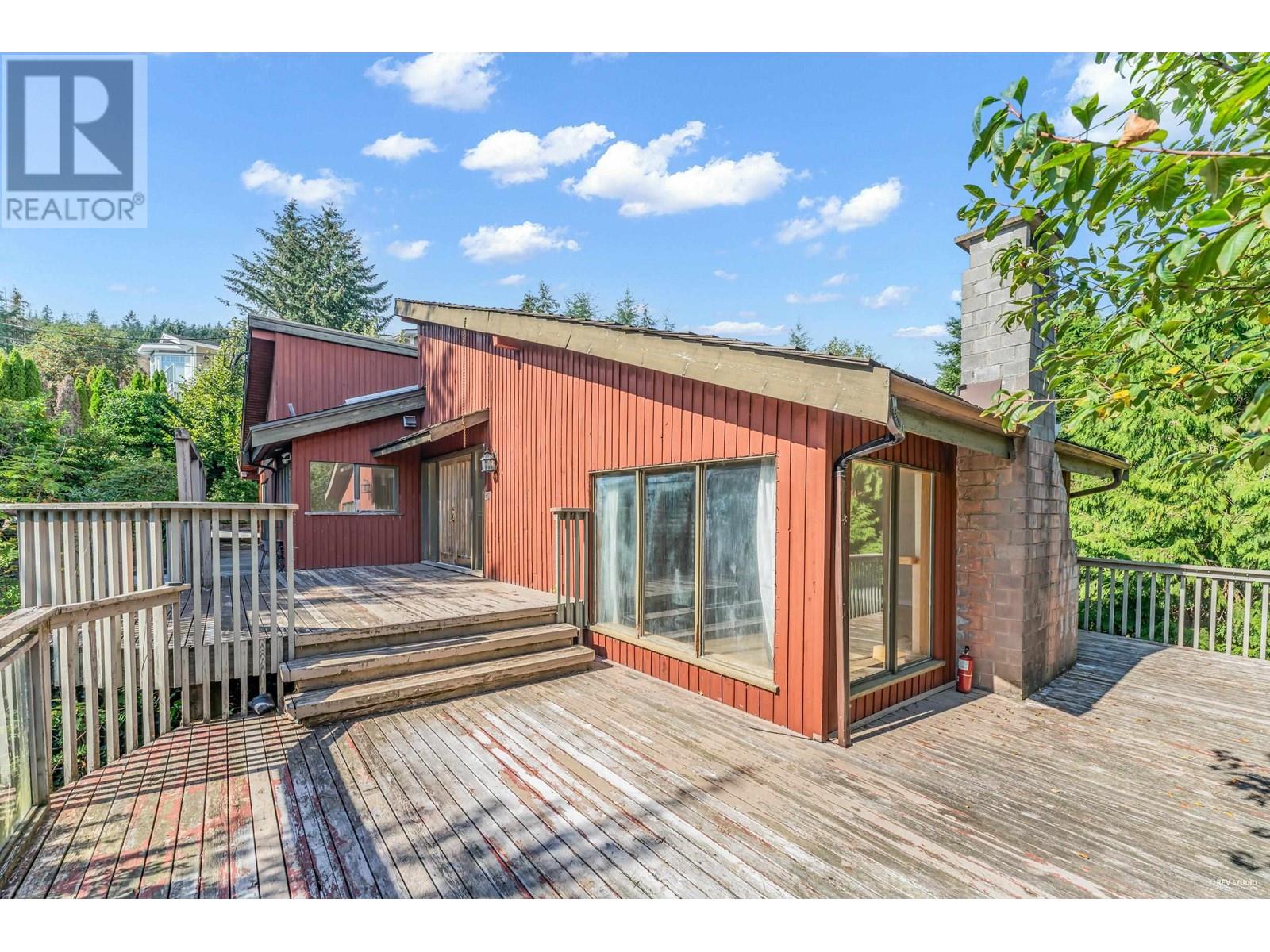568 St. Andrews Place, West Vancouver, British Columbia  V7S 1V8 - Photo 19 - R2985304
