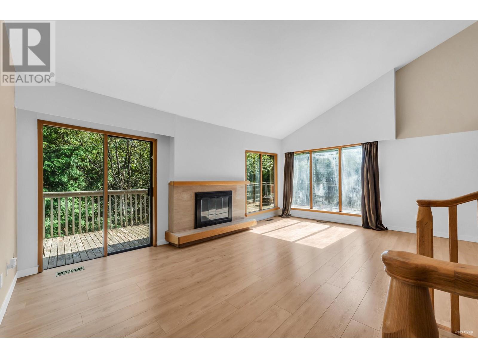 568 St. Andrews Place, West Vancouver, British Columbia  V7S 1V8 - Photo 3 - R2985304