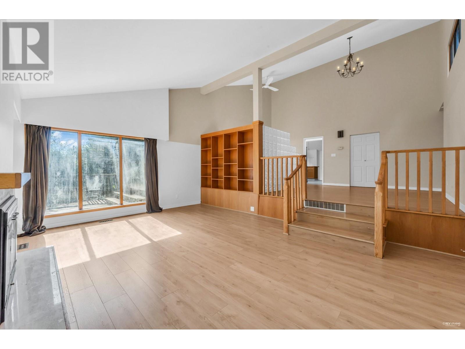 568 St. Andrews Place, West Vancouver, British Columbia  V7S 1V8 - Photo 4 - R2985304