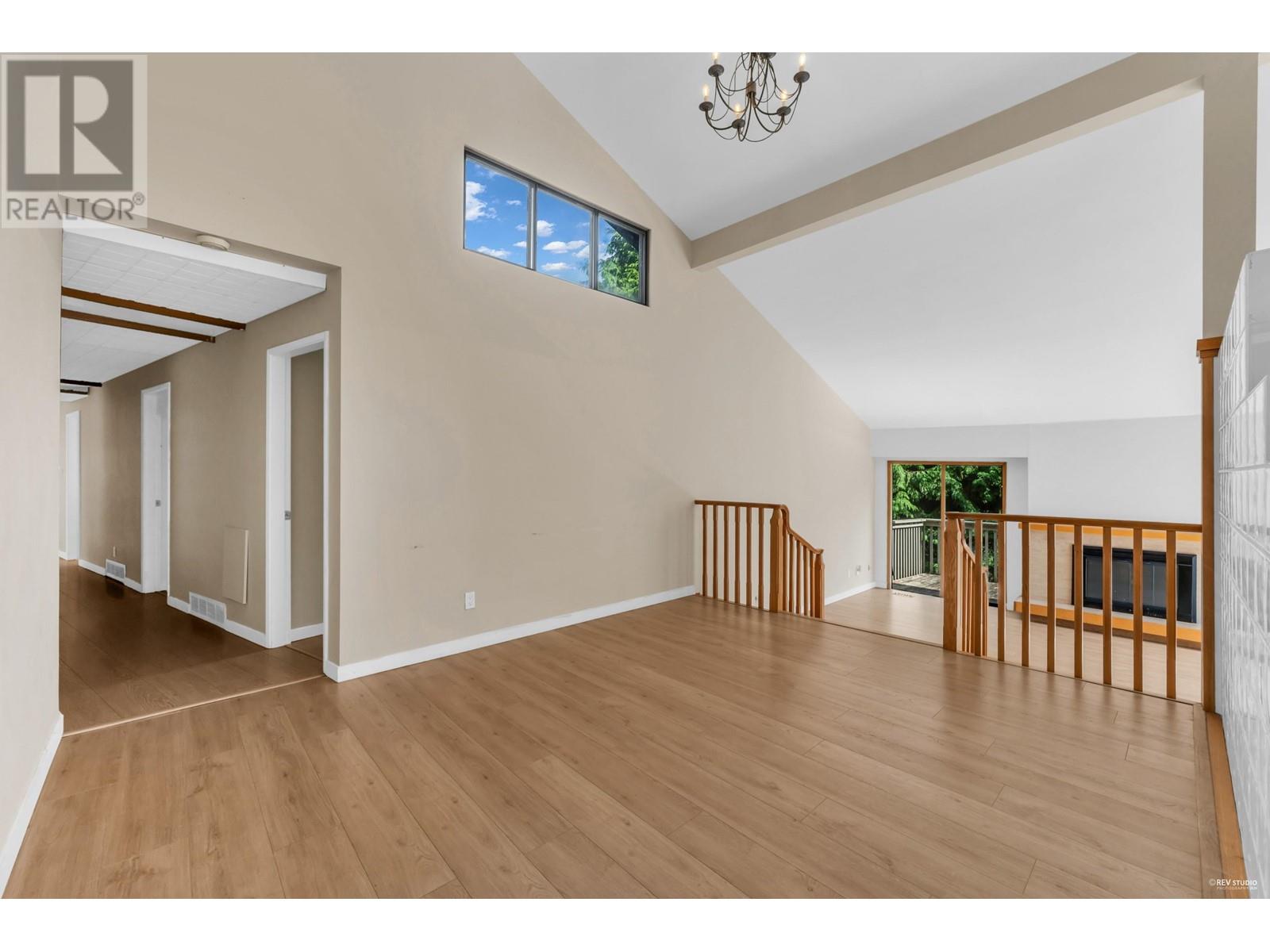 568 St. Andrews Place, West Vancouver, British Columbia  V7S 1V8 - Photo 7 - R2985304