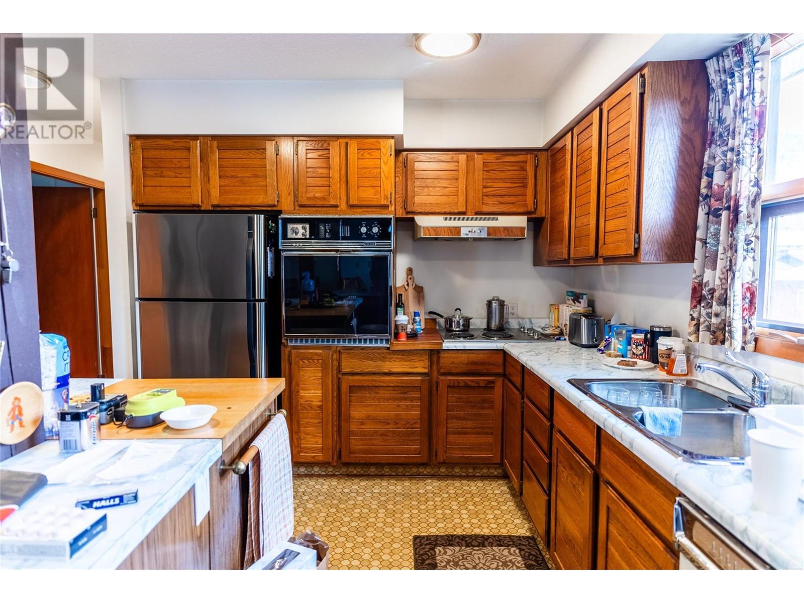 Property at 108 Ford Street image 3
