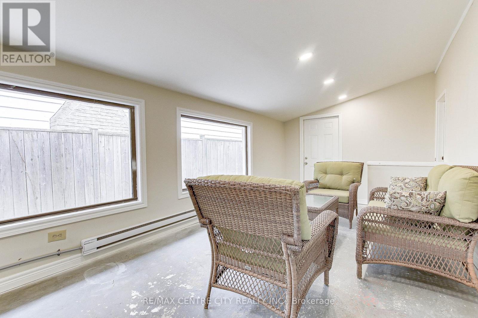 LOWER - 329 SMITH STREET, Central Elgin, Ontario